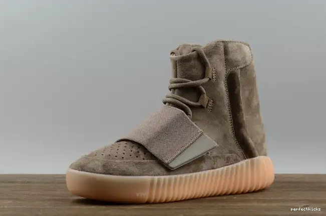 BY2456 Light 750 Yeezy adidas Boost Brown 0522